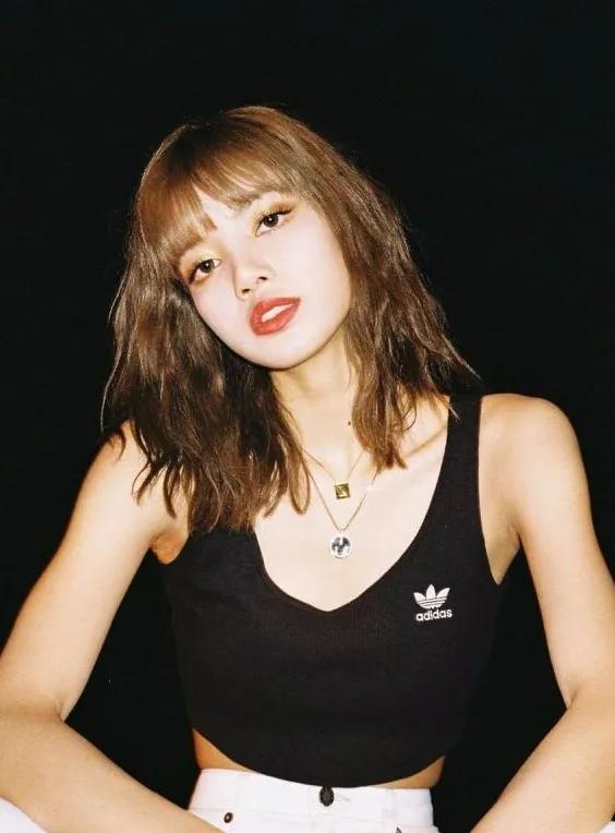 肩宽的人怎么穿才好看,肩宽的女生怎么穿好看