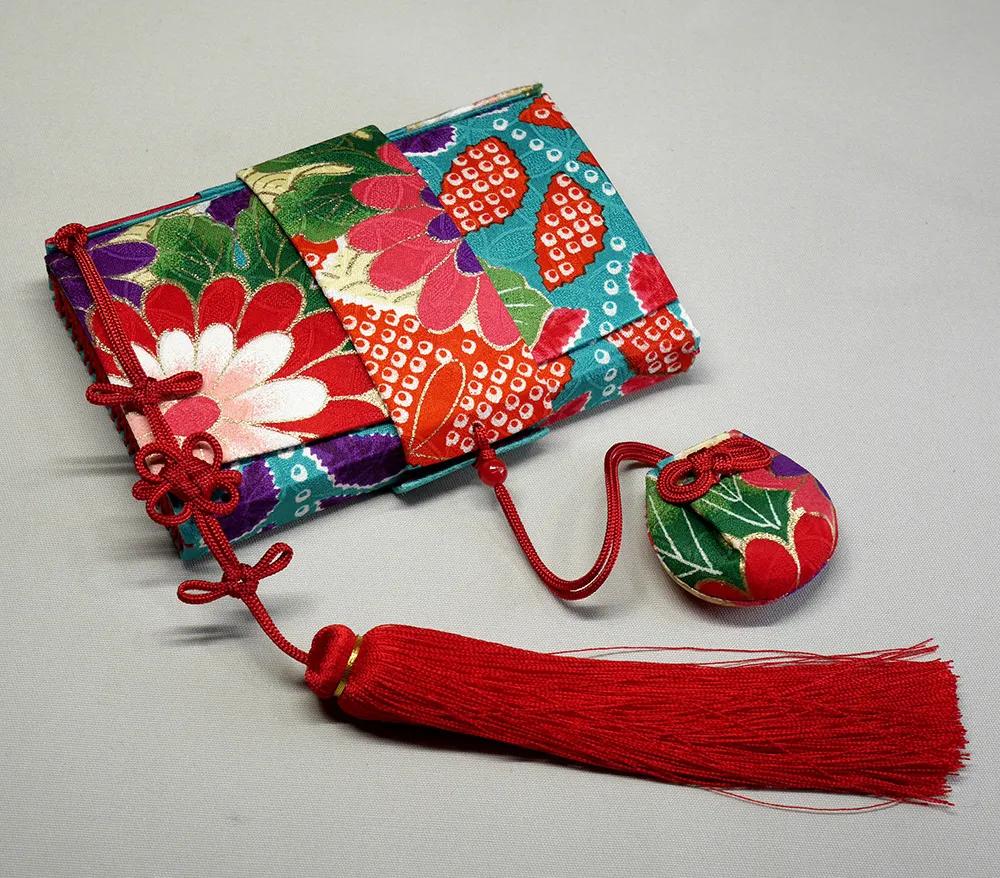 日本小姐姐包包里面都有什么,日本小姐姐随身包都带什么