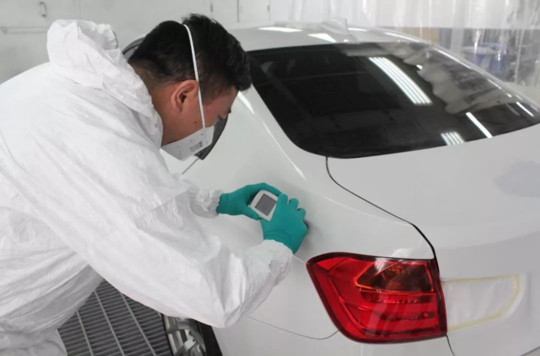 宝马3系钣金修复过程,宝马3系钣金喷漆多少钱