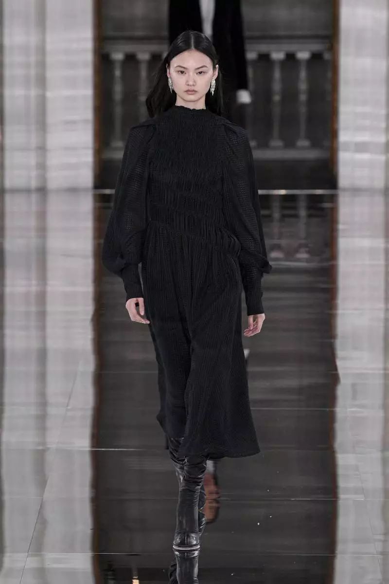 波司登羽绒时装周,波司登伦敦时装周中国红