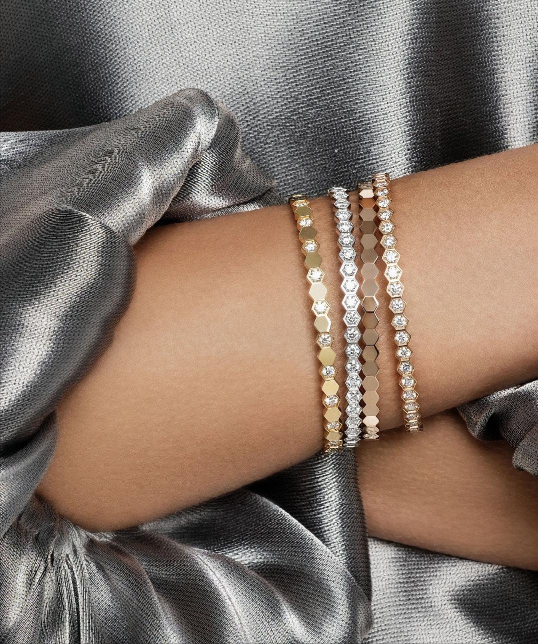 卡地亚黄金手镯love系列,love系列卡地亚手镯带钻