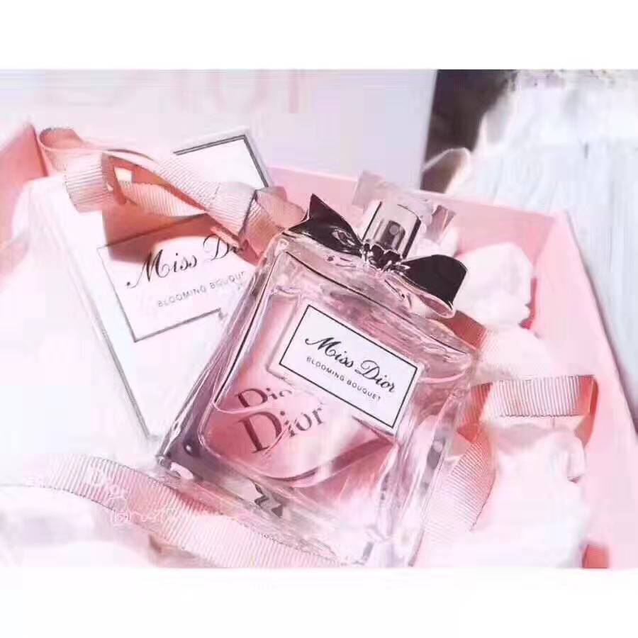 8款零差评入门美食调香水,8款零差评车载香水红旗