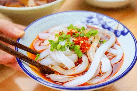 淀粉、生粉、面粉啥区别？上浆、勾芡、挂糊怎么用？用错毁一锅菜丨美食课堂