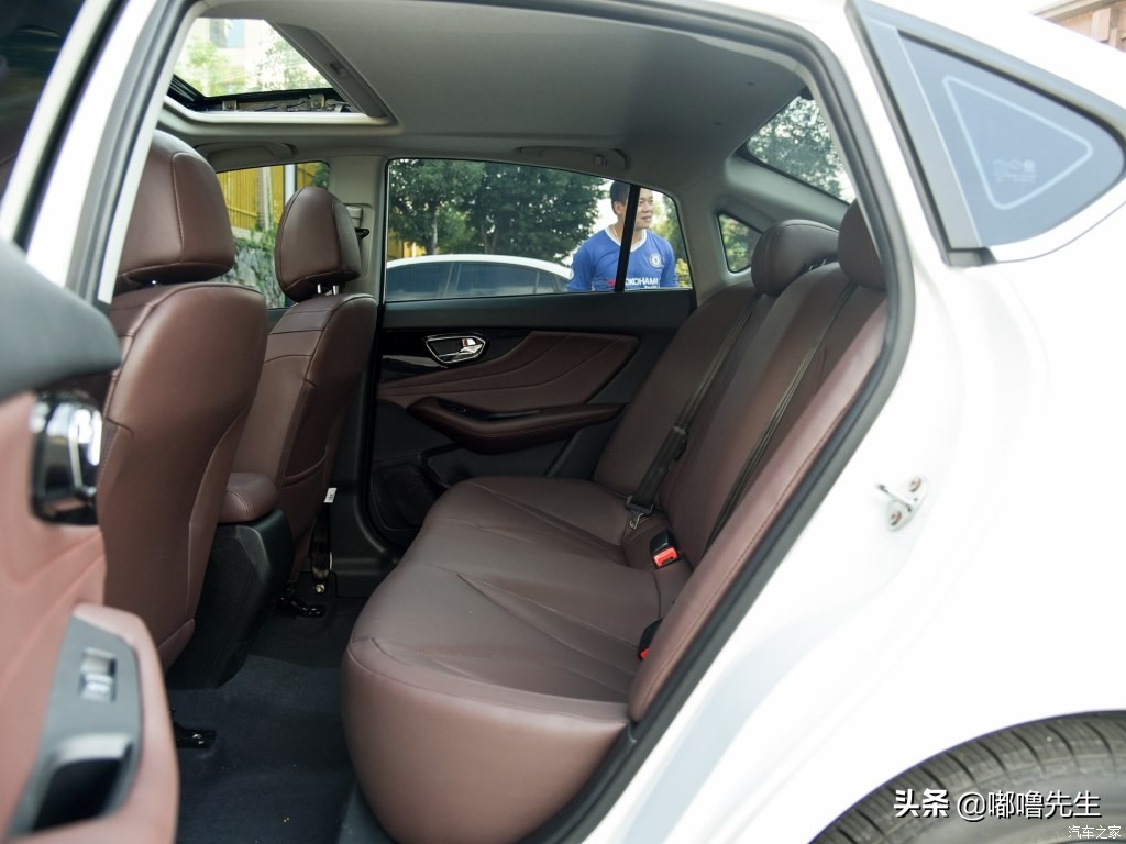 东南a5翼舞手动2021翼尚版价格,东南a5翼舞真实油耗多少钱一公里