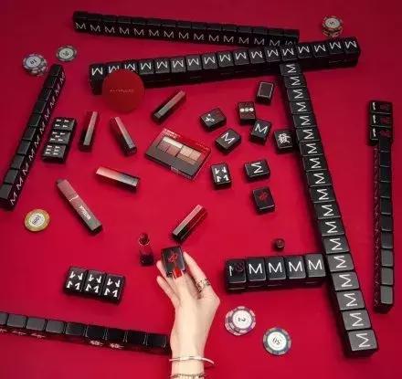 各大品牌的春节限定都跟猪一样吗,各大奢侈品牌新年限定