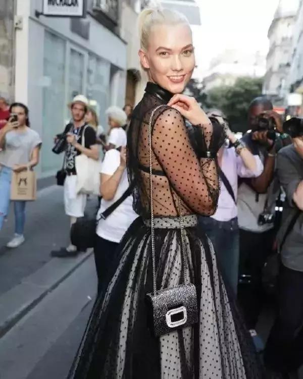 今年最火的10种显白发色谁染谁美,今年最火的3种显白发色