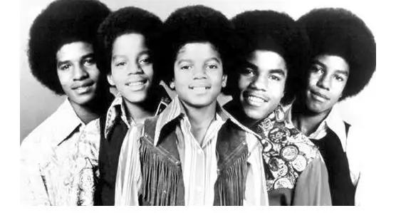 迈克尔杰克逊集齐了多少种舞蹈,迈克尔杰克逊站在世界舞台上