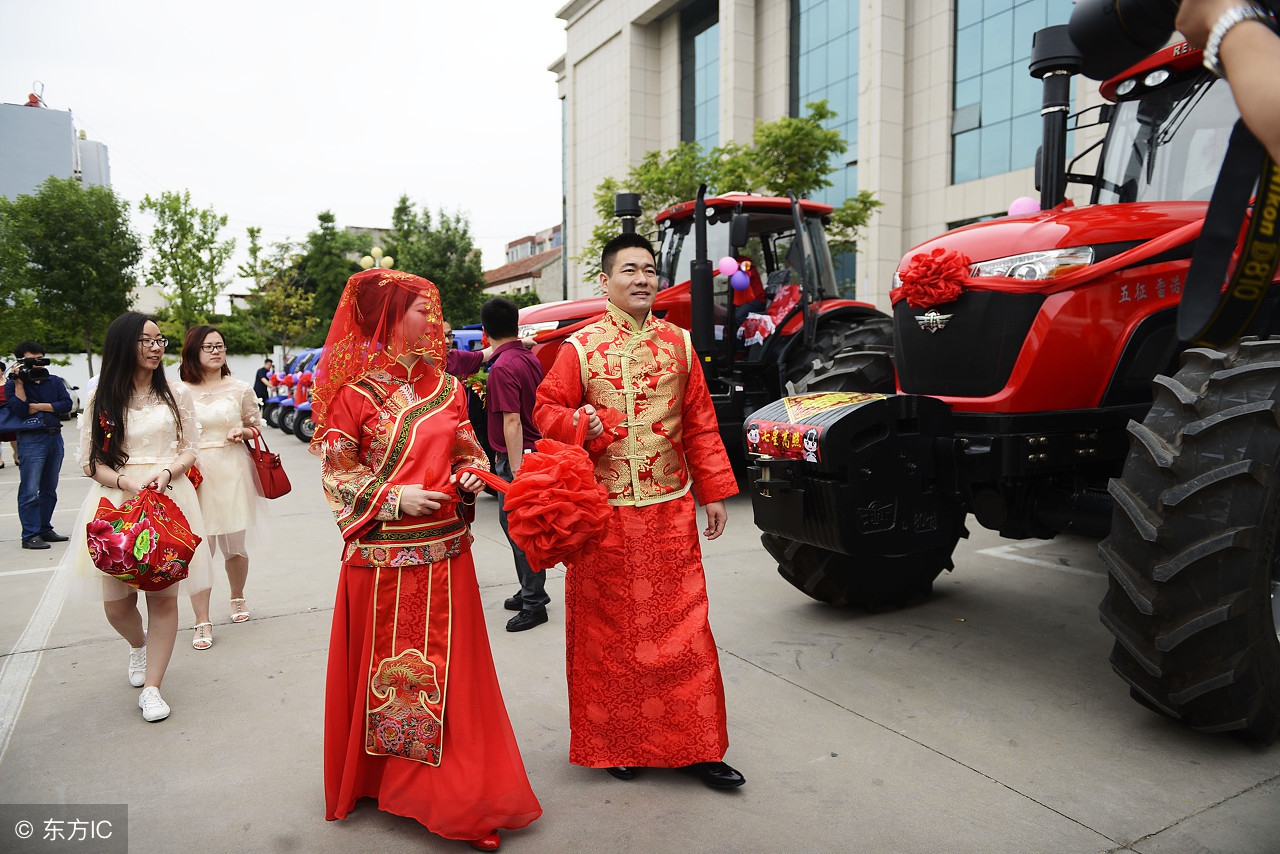 整蛊新郎闹洞房的游戏,新郎接亲堵门游戏大全无需材料