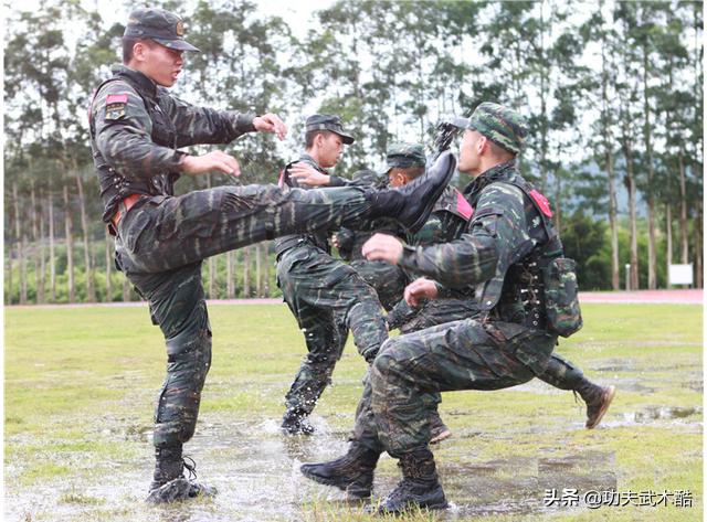 擒拿格斗一招制敌示范教学,一招必杀格斗术教学gif演示