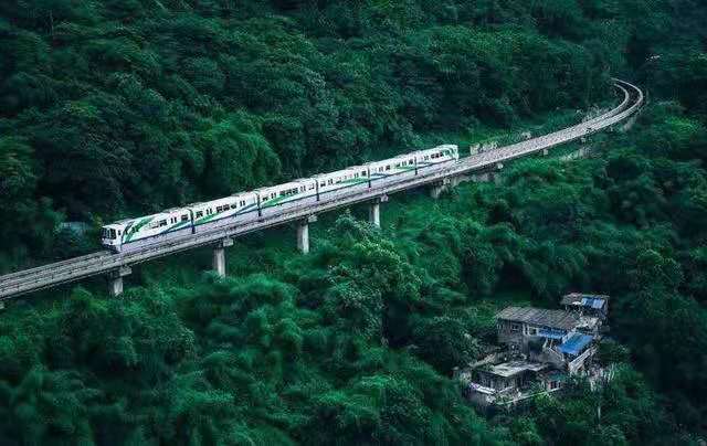 重庆吃喝旅游攻略,重庆旅游吃喝攻略小面