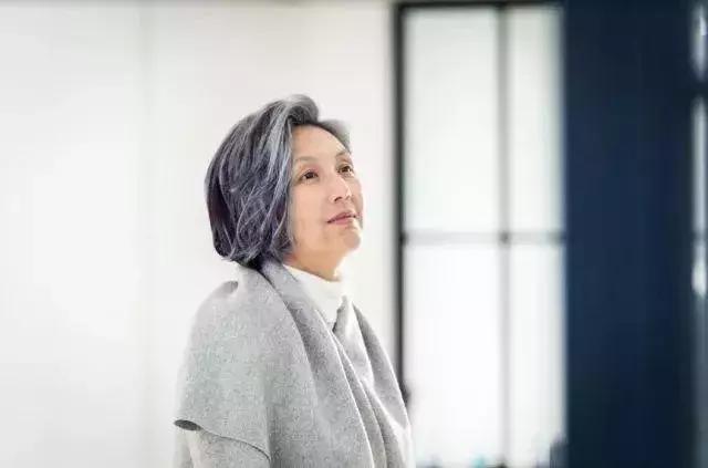 45岁杨千嬅图片大全,杨千嬅50年