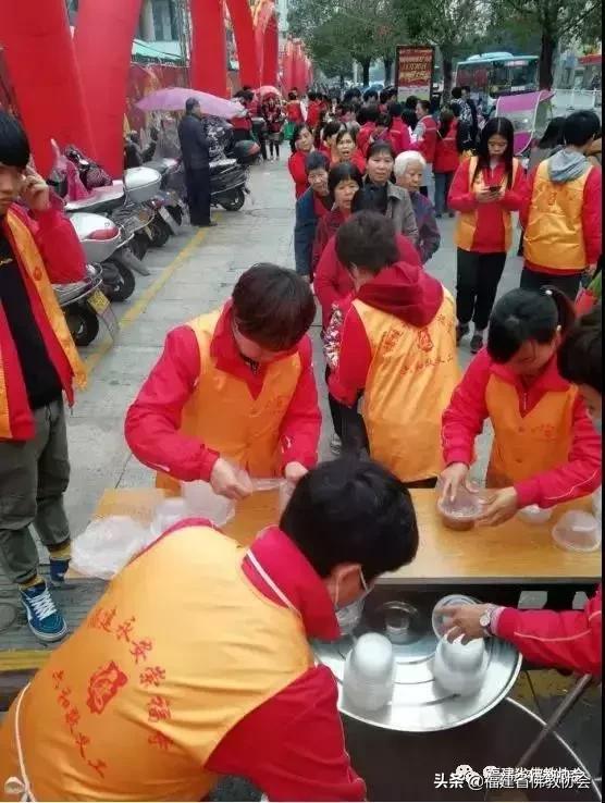 福建佛教法会现场,佛教腊八节施粥活动方案