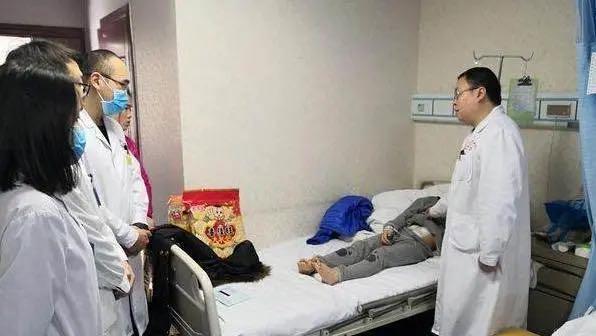 八岁孩子断断续续胃疼怎么办,7岁孩子喊胃疼