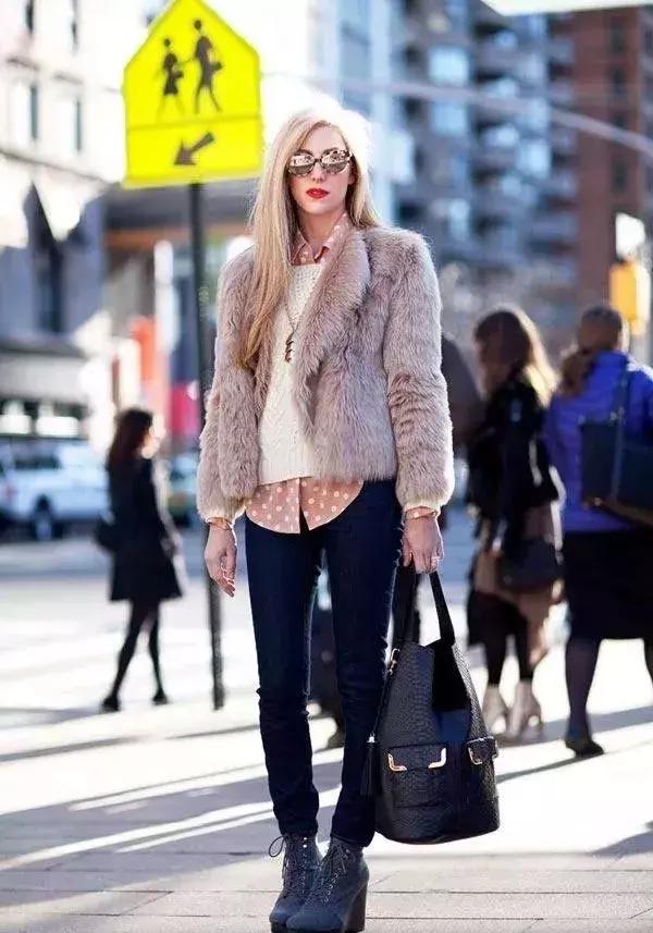 不知道怎么洗衣服,用雪洗皮草真的可以洗干净吗