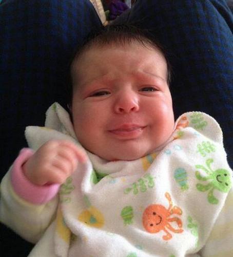 宝宝总放大臭屁是怎么回事,为什么宝宝放屁味道跟母亲的一样