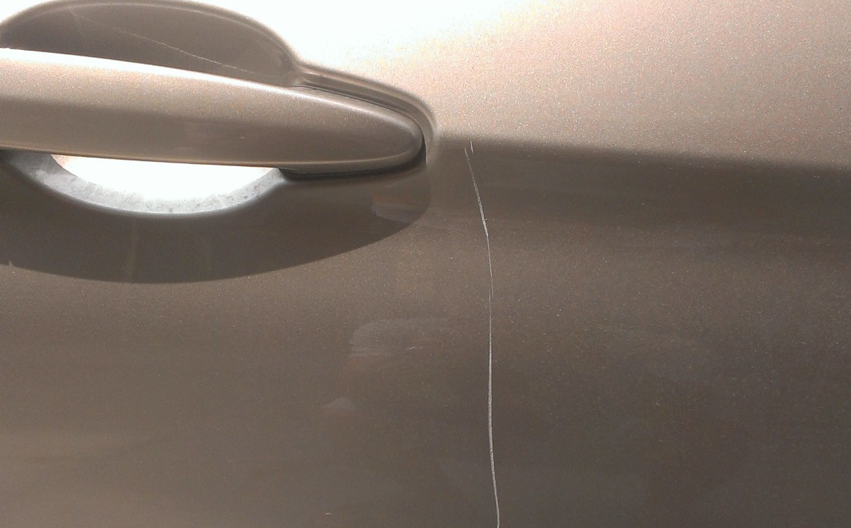 新车发生剐蹭的几率,新车发生剐蹭在哪修比较好