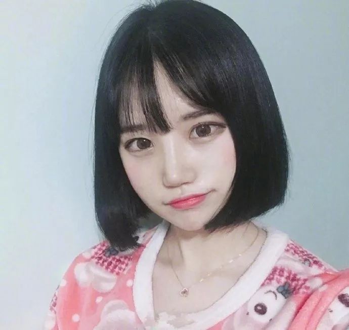 减龄气质超短发发型,女生一定要尝试的发型成熟短发