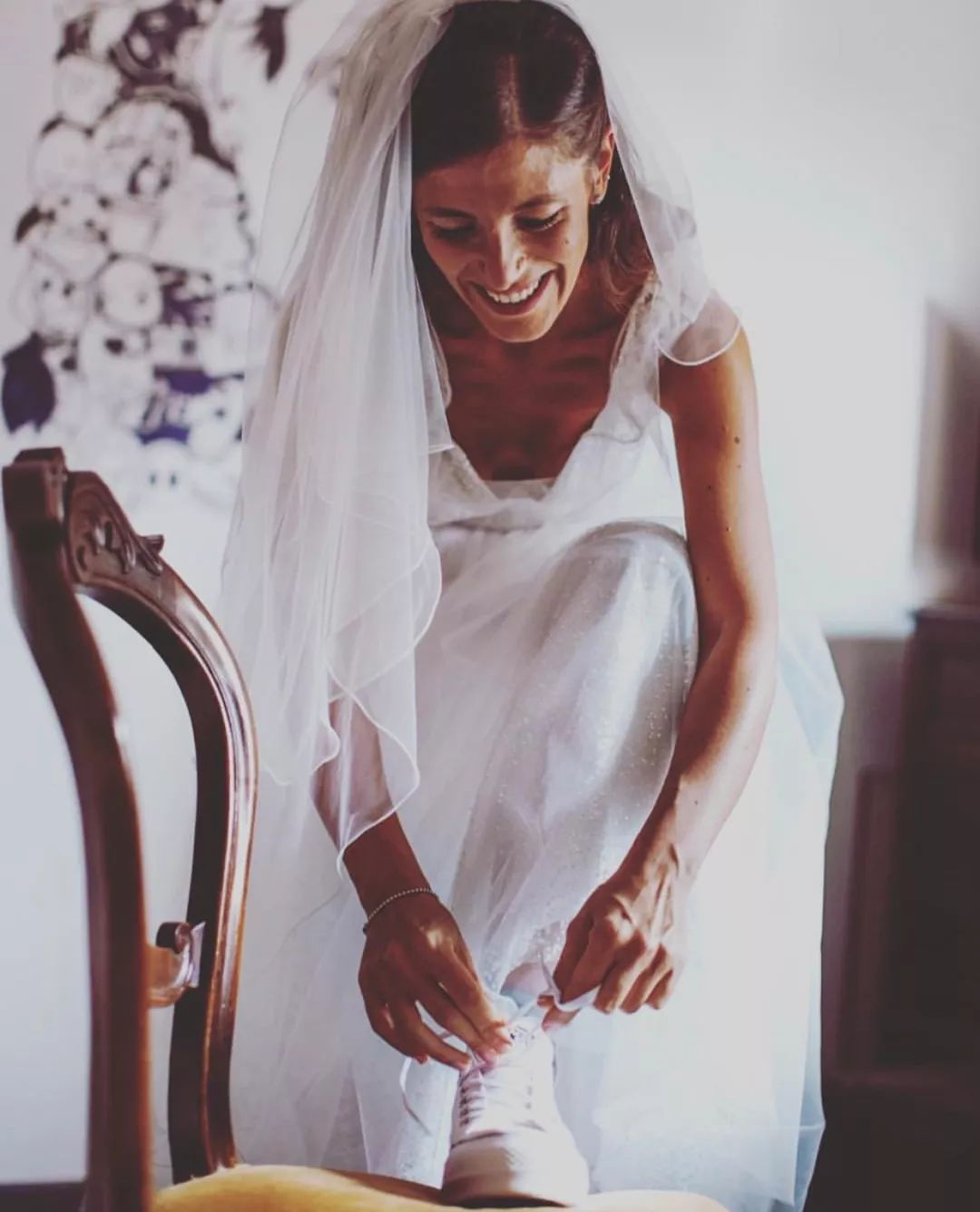 婚纱搭出时髦感｜不到百元的6件单品，手把手教给你