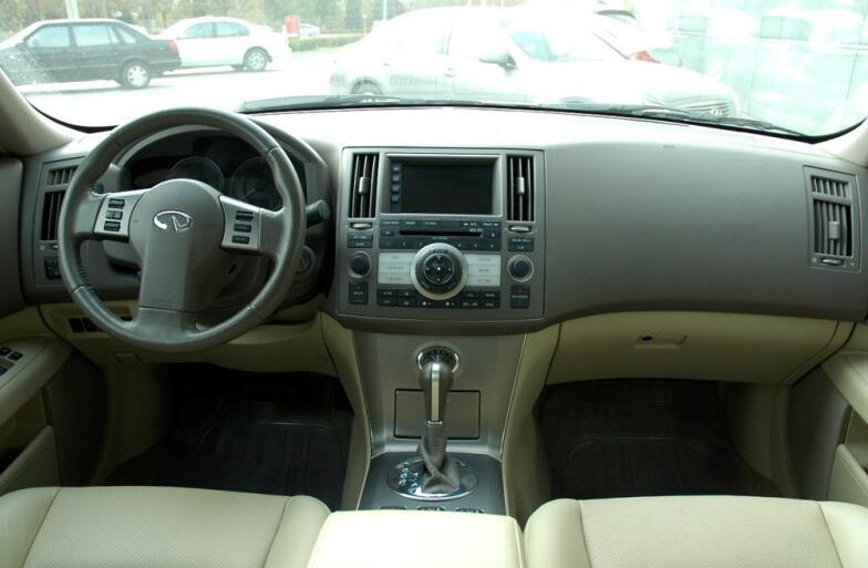 英菲尼迪FX二手值得买吗,富二代朋友的车