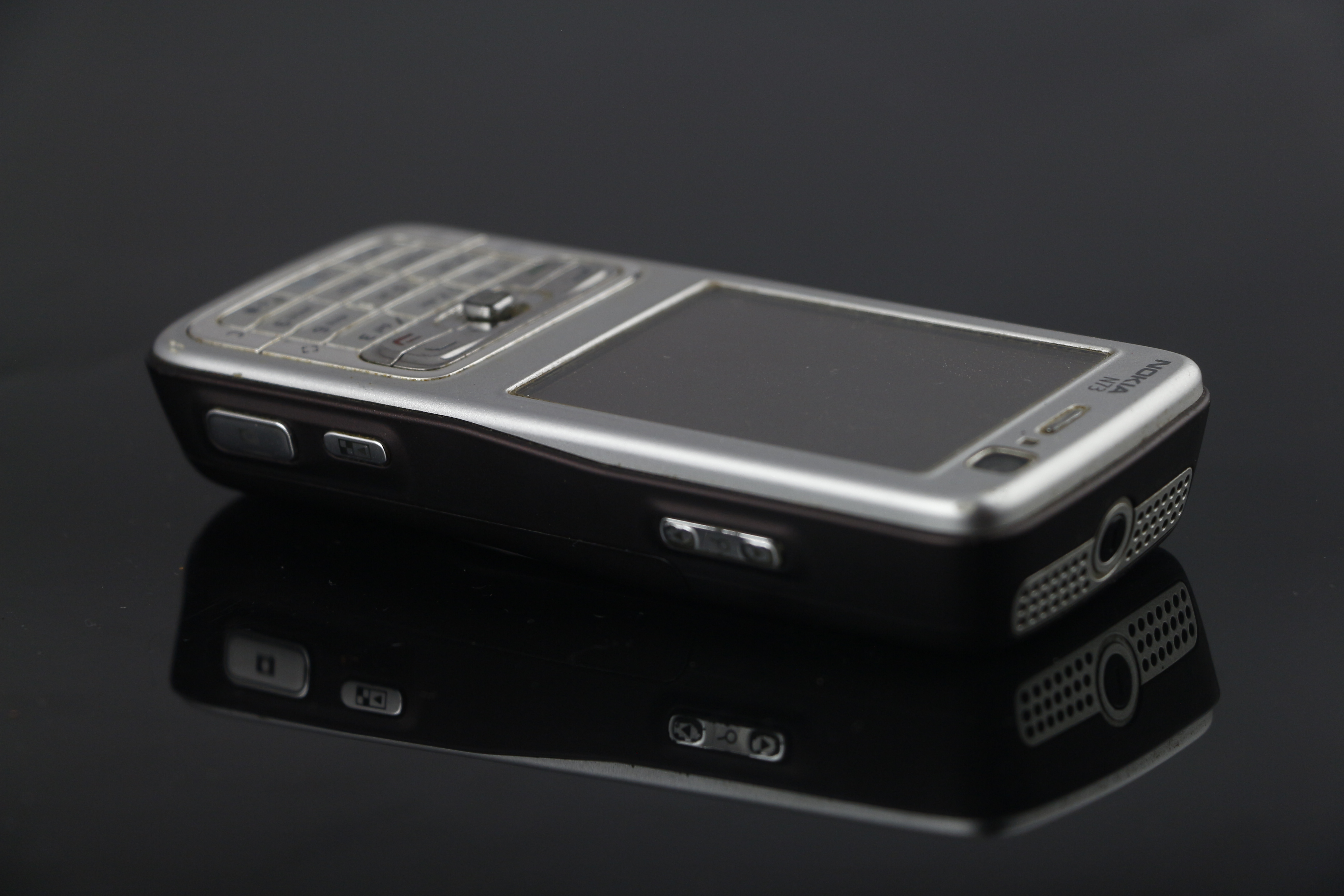 诺基亚n73当年售价多少,诺基亚n73有全新的吗