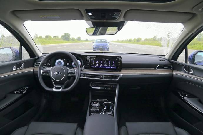 2021起亚k5凯酷1.5焕新版试驾视频,2024款起亚k5夜间第一视角试驾