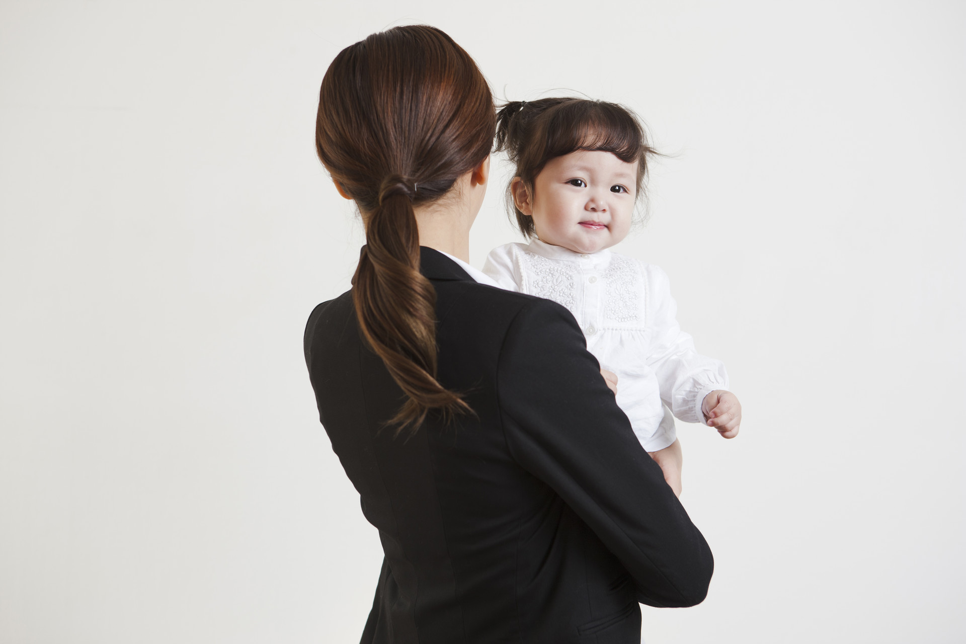 宝宝多大就不用拍嗝了,婴儿多大开始不用拍嗝不会吐奶