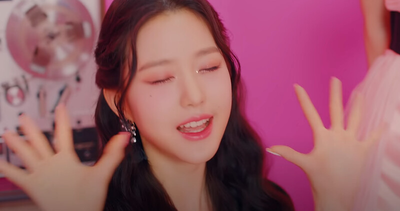 亮片眼妆的正确画法,女团眼妆怎么画