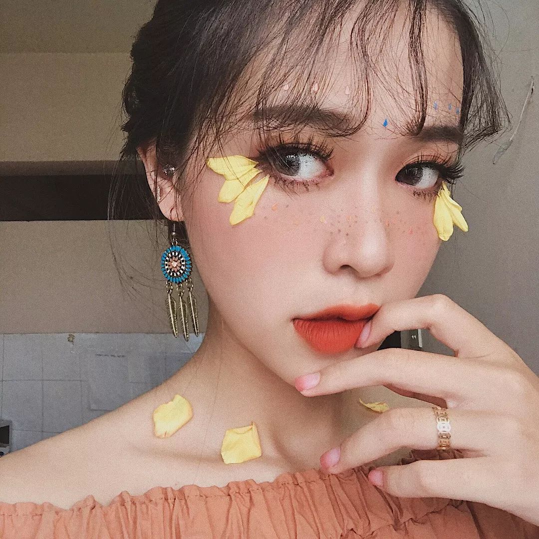 越南网红小姐姐妆容,越南ins小姐姐化妆