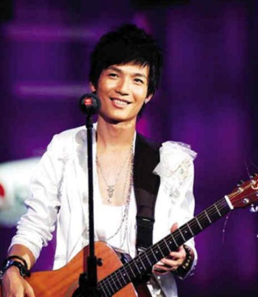 快男陈楚生夺冠完整版,快男陈楚生经历了什么