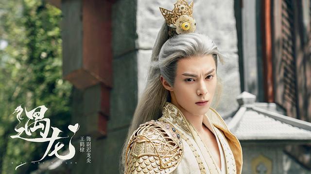 谁的白发造型惊艳到你了,首次大胆尝试白发造型