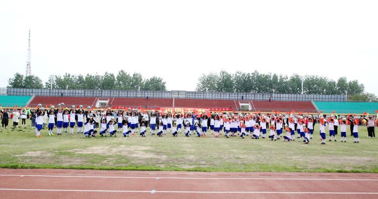 名校就是不一样,许昌市建设路小学2019年春季运动会开幕式美爆了