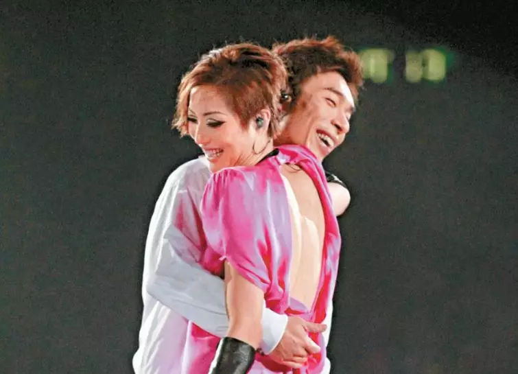 黄心颖许志安回应出轨,黄心颖首谈出轨许志安