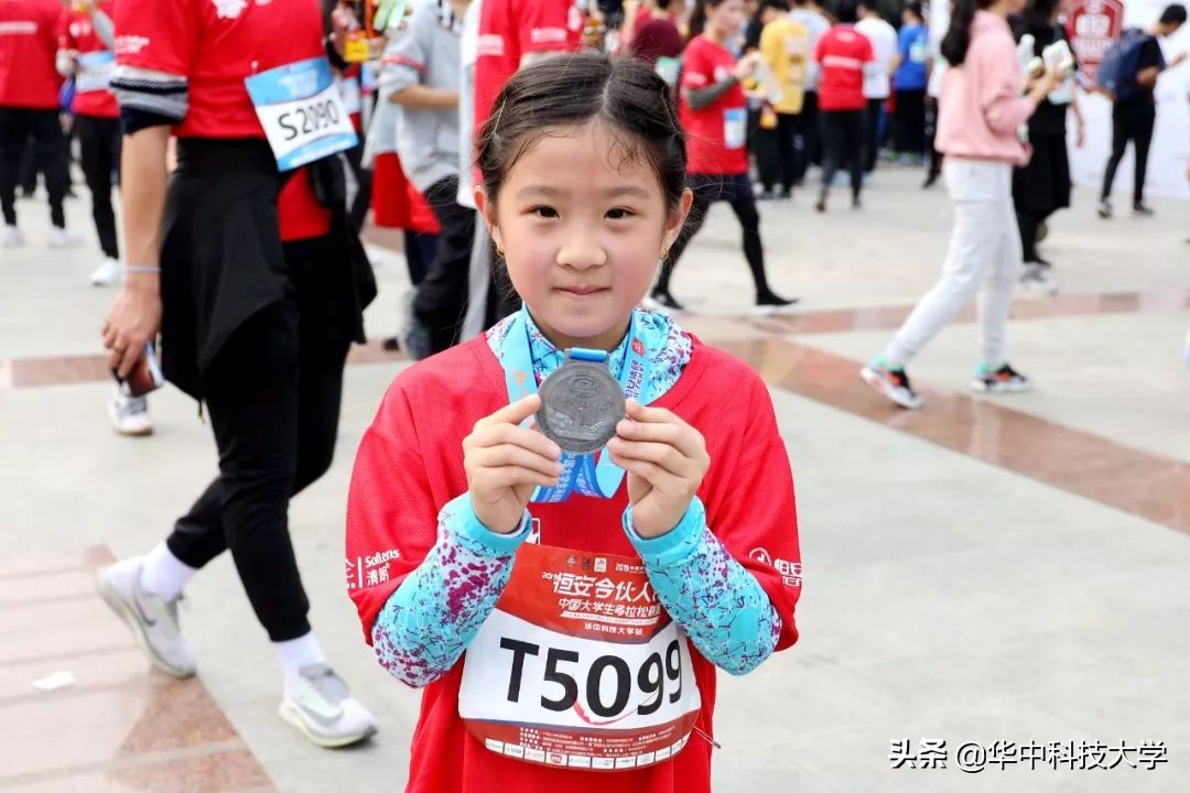 校园看跑步比赛,校园马拉松比赛