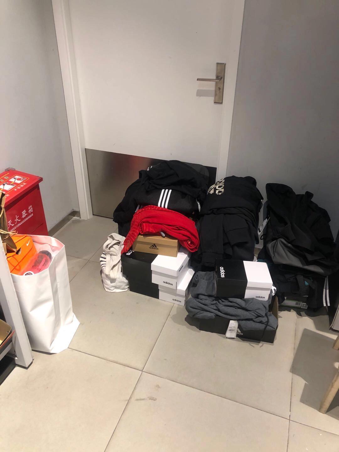 哪里买阿迪耐克便宜,现在的阿迪达斯耐克正品吗