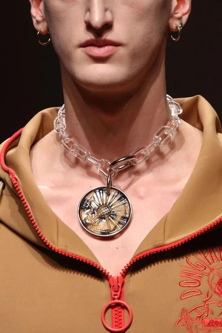 时尚潮牌马克华菲清仓,马克华菲多元艺术潮牌