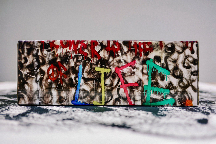 惊喜：灭霸Yeezy500也太好看了吧！权志龙球鞋最新美图来了