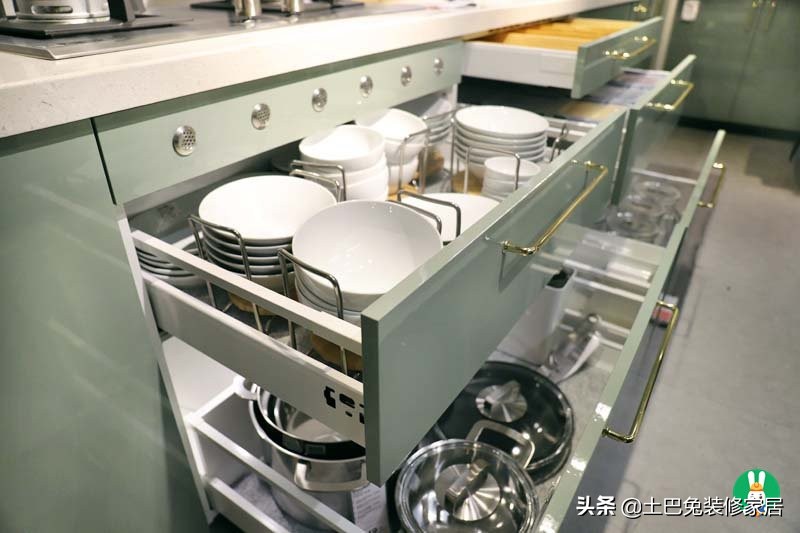 分享10款好看实用的厨房,高颜值实用厨房全靠这些技巧