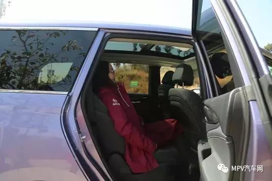 上汽大通maxusg50试驾,二胎三代汽车推荐