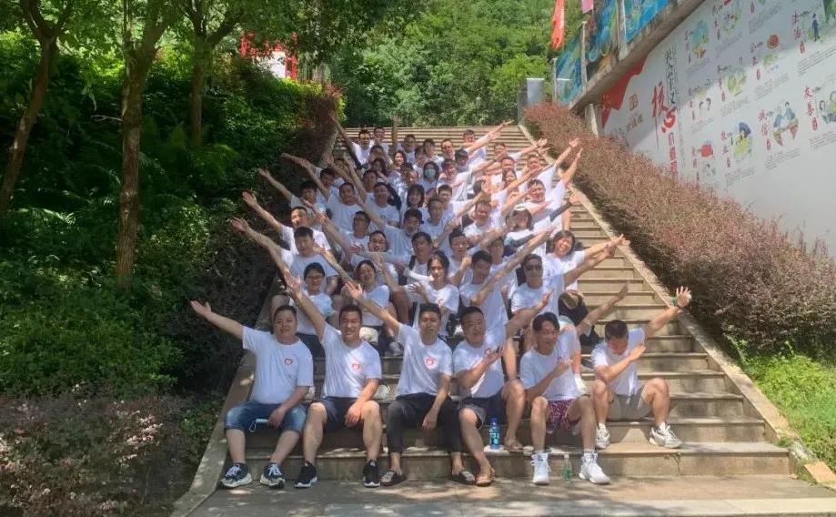 从CA到店东，她带领团队勇夺A+门店，线上成交量稳居第一