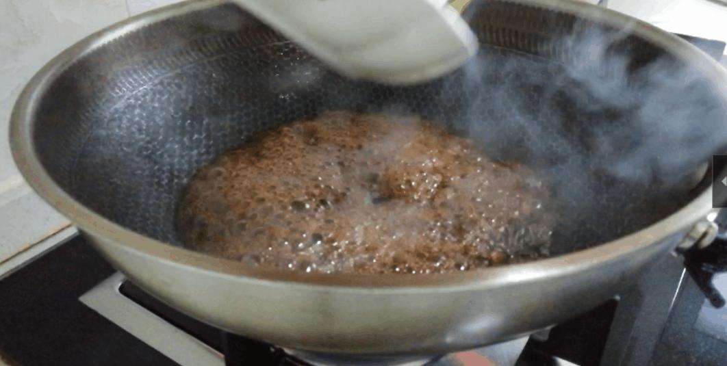 炒面不粘锅的技巧教你一招,做炒面酱油粘锅怎么办