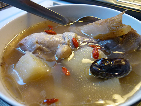 天麻泡水喝可以治头痛吗,头晕头痛吃天麻搭配什么好