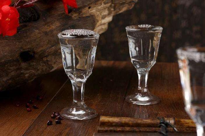 白酒最高多少度合适,白酒多少度喝起来最舒服