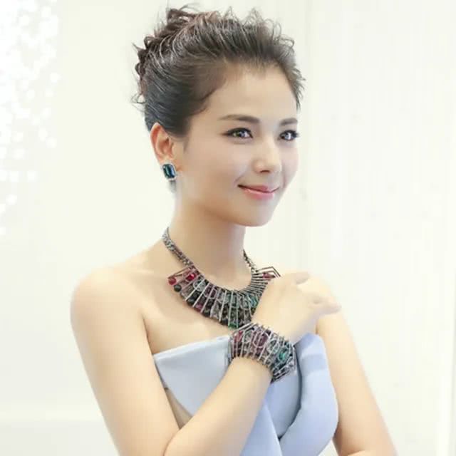 为什么闲鱼的施华洛世奇那么便宜 (为什么闲鱼上施华洛世奇那么便宜)