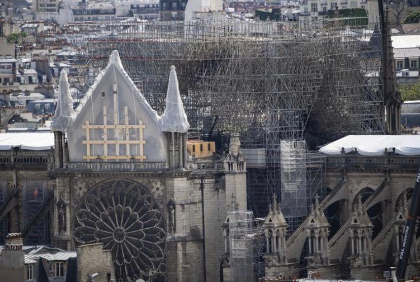 巴黎圣母院大火之后的历程,巴黎圣母院大火以及重建工作