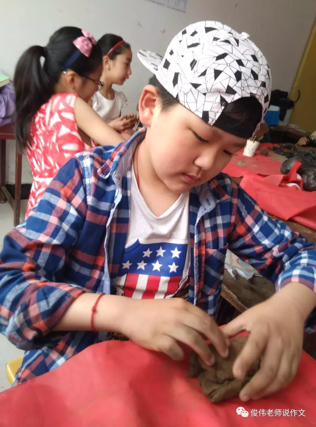 泥巴里的童年故事,泥巴里的童年视频大全