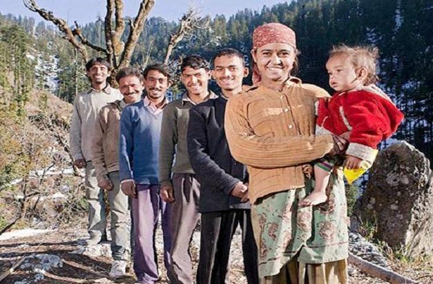 中国男女比例严重失调,专家建议“一妻多夫制”,评论区意见太多