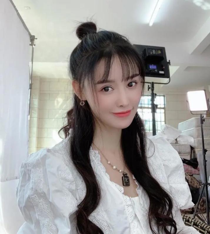 95后整容女演员,高溜整容失败案例