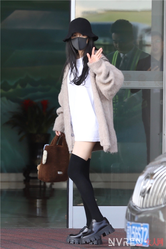 不同女明星的时尚街拍,女明星高清街拍