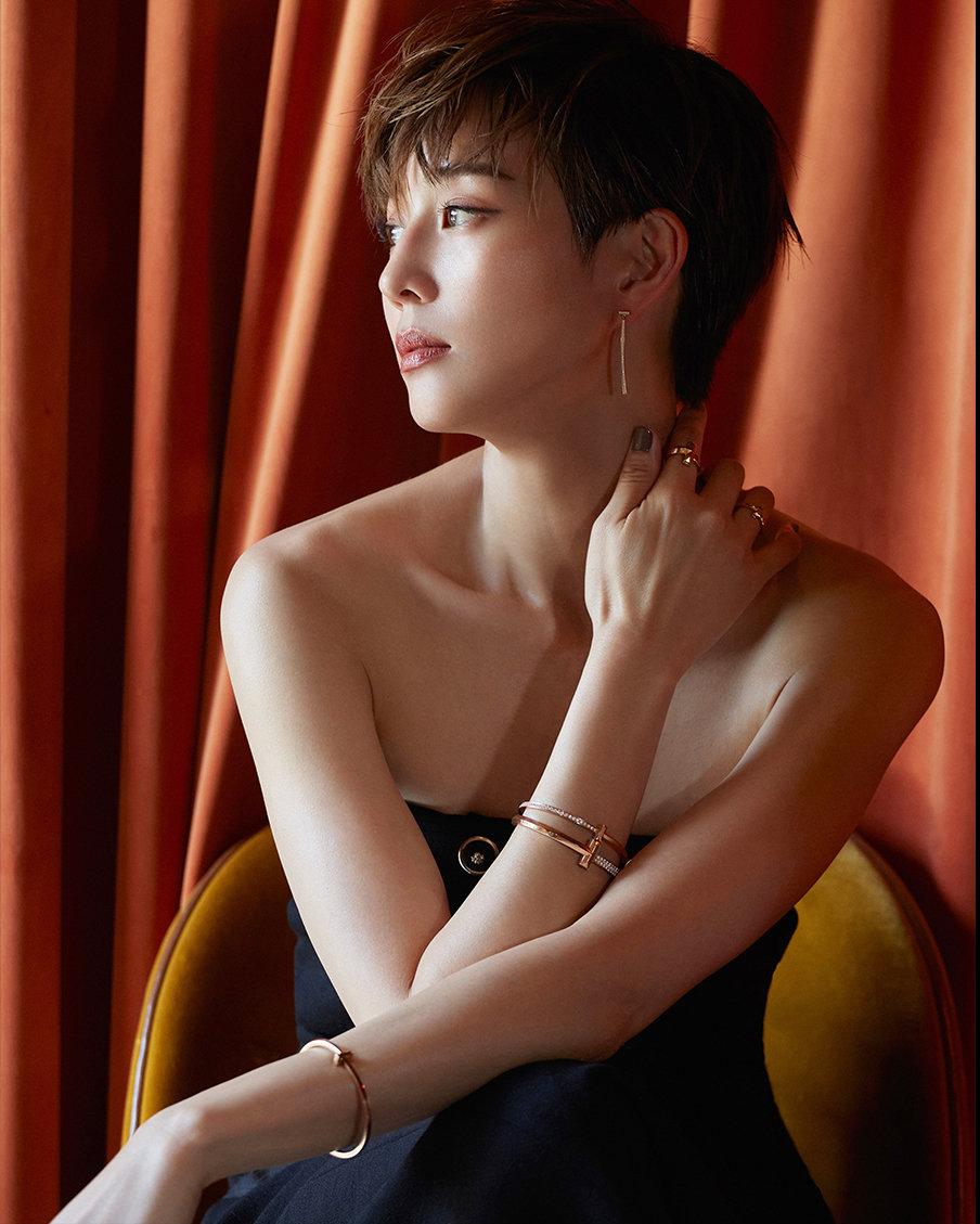 卡地亚黄金手镯love系列,love系列卡地亚手镯带钻