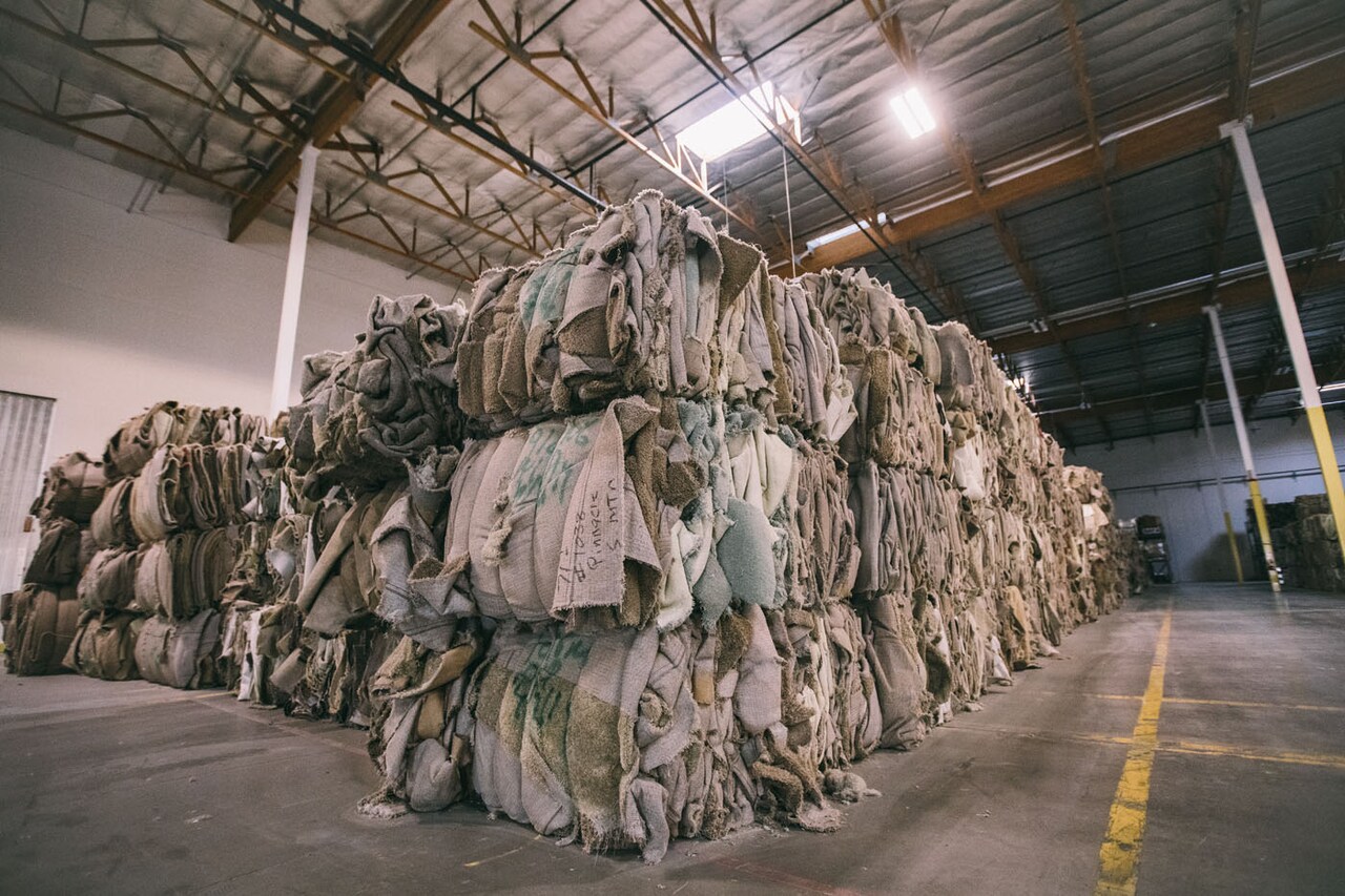 分不清垃圾的上海人哭了,用垃圾卖爆款的时尚圈笑了